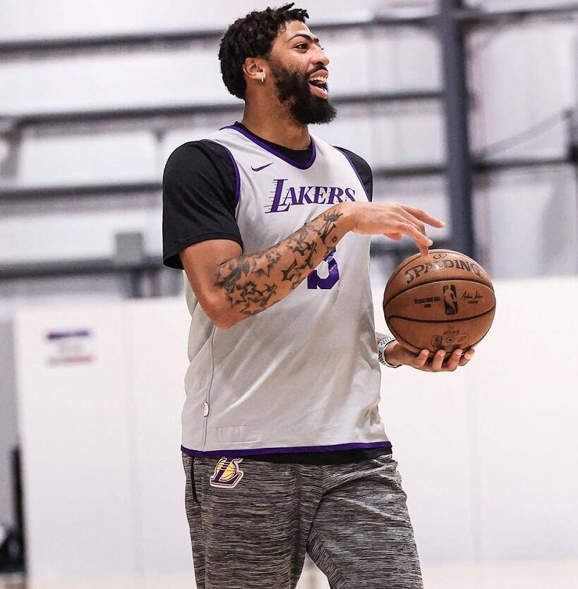 包含社区盾倒计时，多特蒙德赛前豪取连胜，细节引发关注，悬念犹存，球队文化再被提及的词条